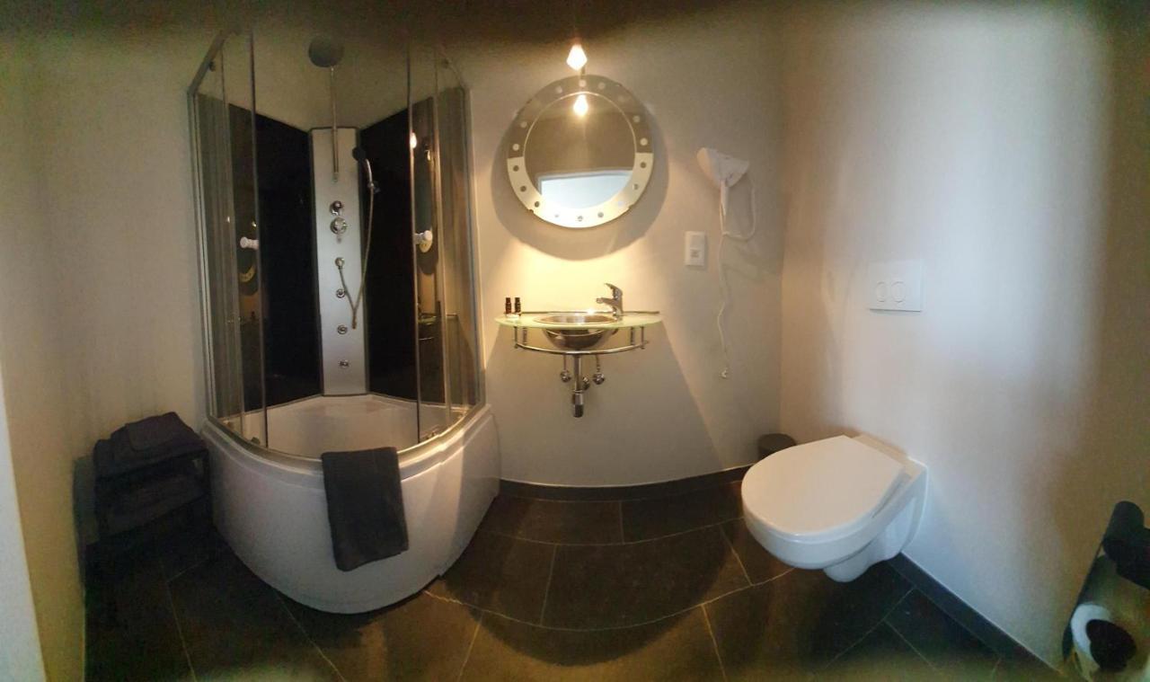 Guesthouse Deladix Хасселт Экстерьер фото