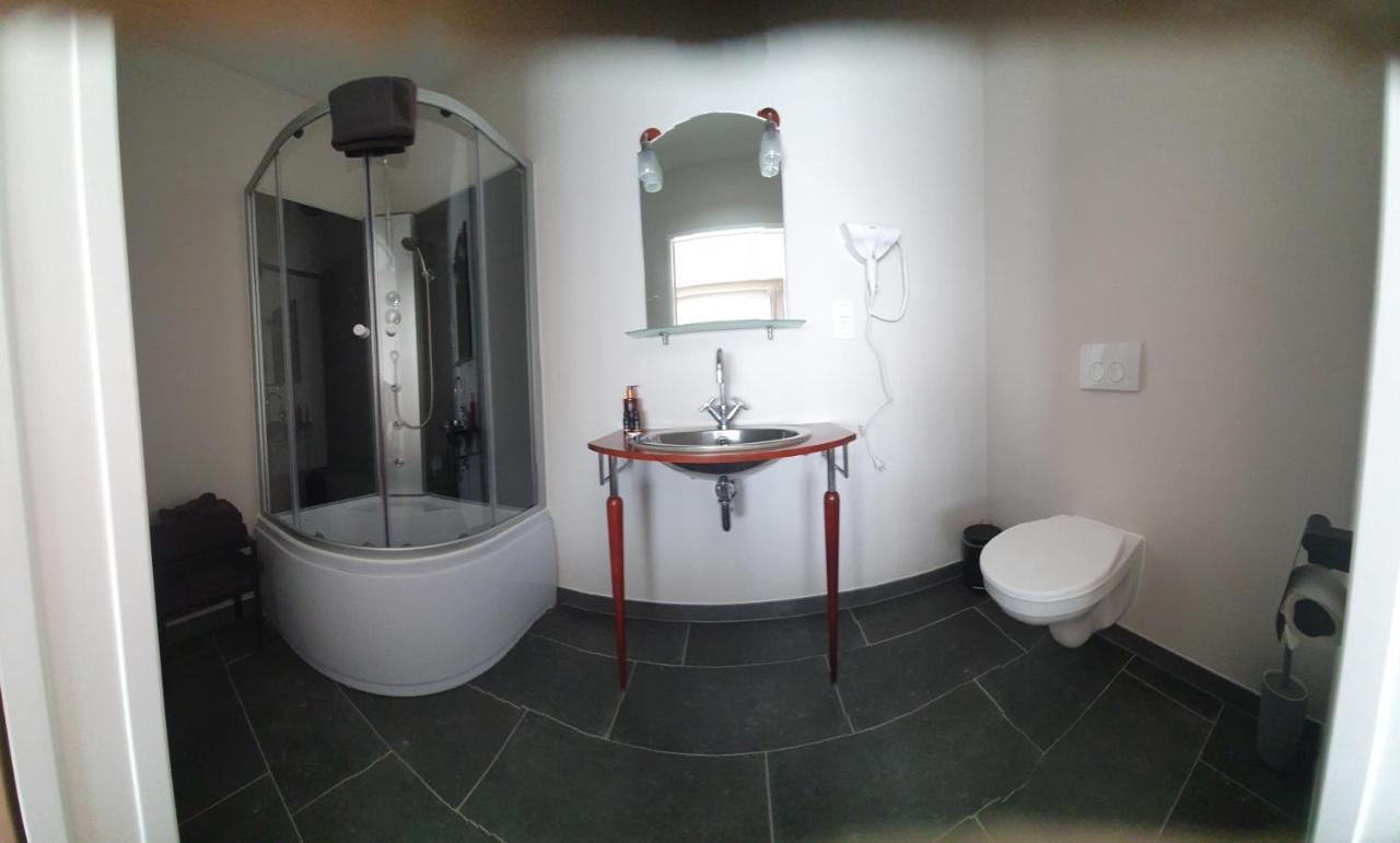 Guesthouse Deladix Хасселт Экстерьер фото